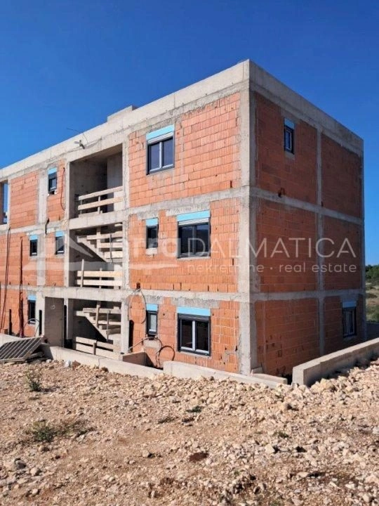 Umgebung von Šibenik, Grebaštica, Dreizimmer-Penthouse mit Aufzug und Garage