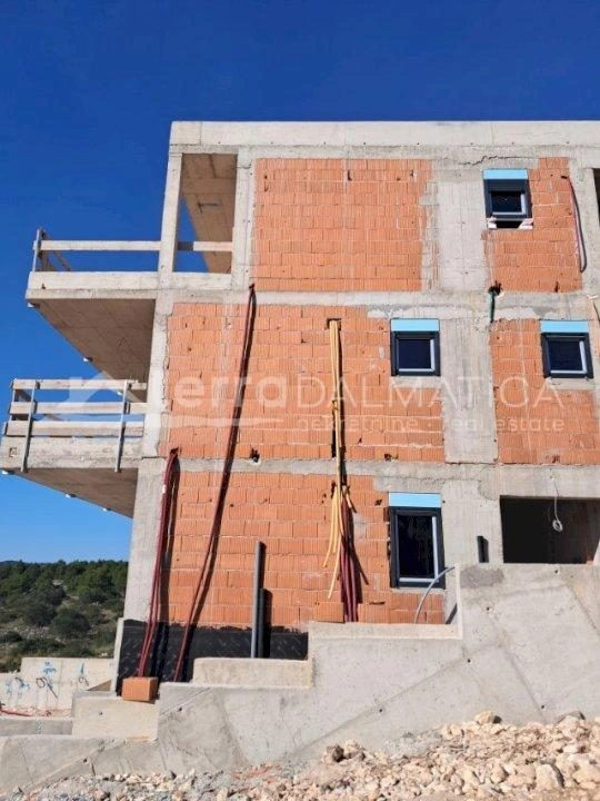Umgebung von Šibenik, Grebaštica, Dreizimmer-Penthouse mit Aufzug und Garage