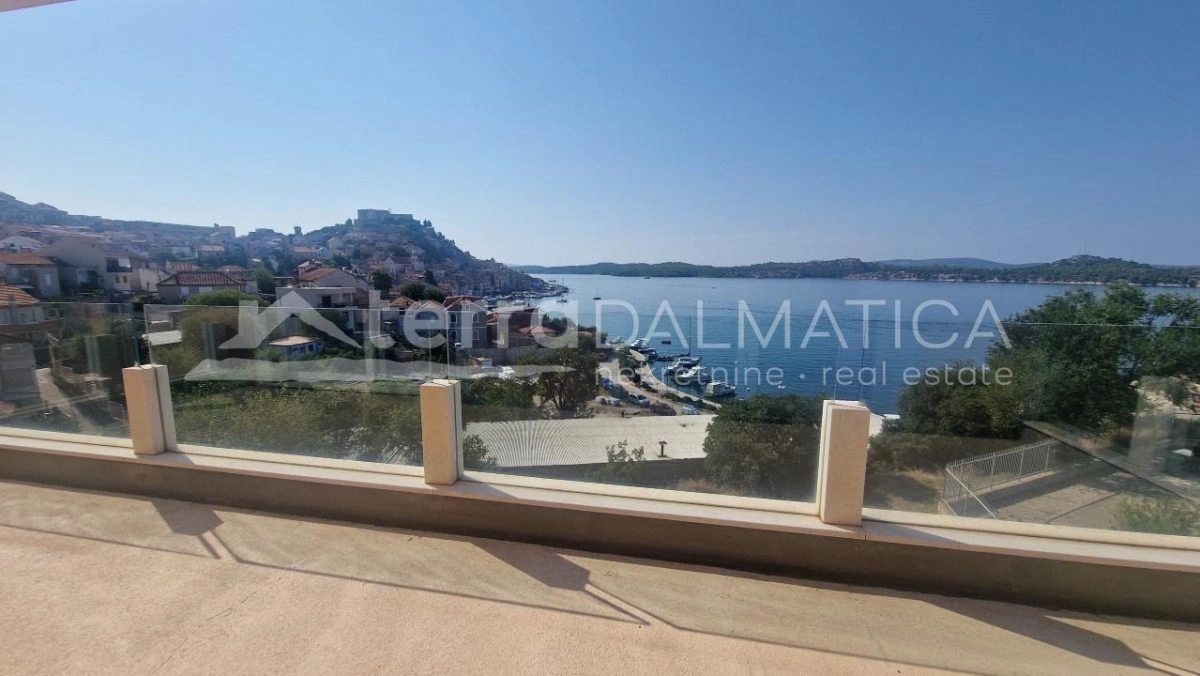 Sibenik, Wohnung mit drei Schlafzimmern in großartiger Lage