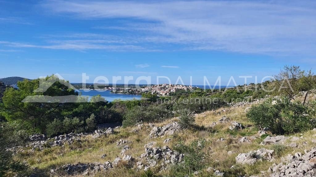 Bau- und Ackerland in Rogoznica – eine Investitionsmöglichkeit!