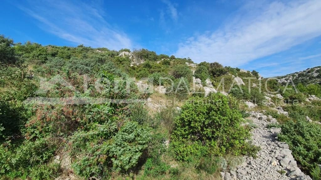 Bau- und Ackerland in Rogoznica – eine Investitionsmöglichkeit!