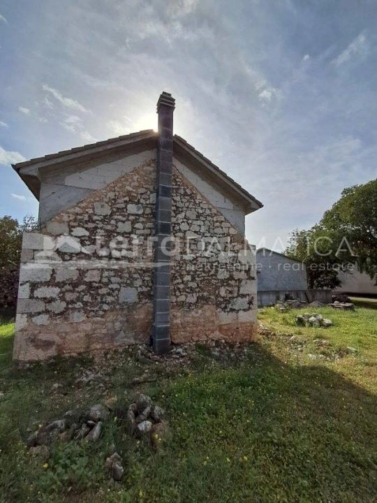 Dubrava – Traditionelles Steinhaus mit Garten zur individuellen Gestaltung