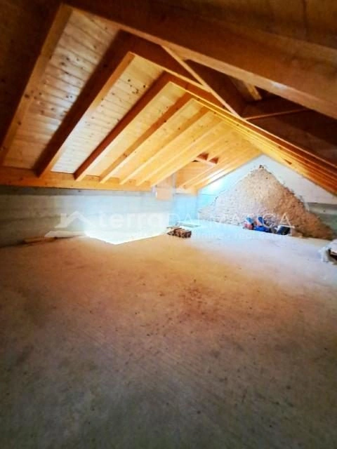 Dubrava – Traditionelles Steinhaus mit Garten zur individuellen Gestaltung