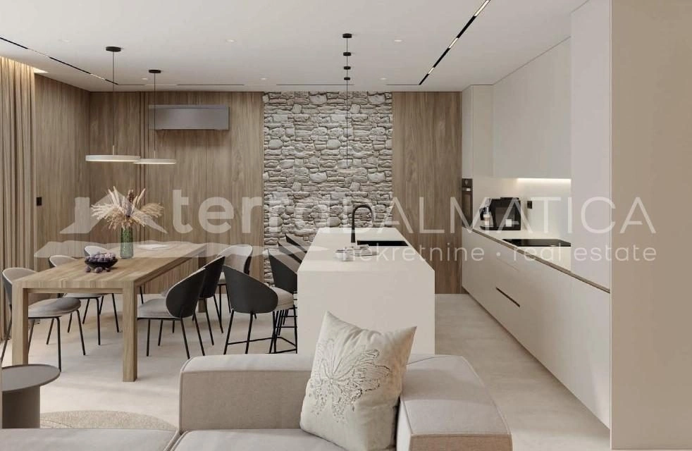 Rogoznica – Zweistöckiges Penthouse mit großzügigen Terrassen und privatem Parkplatz