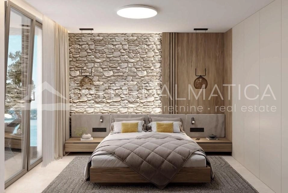 Rogoznica – Zweistöckiges Penthouse mit großzügigen Terrassen und privatem Parkplatz