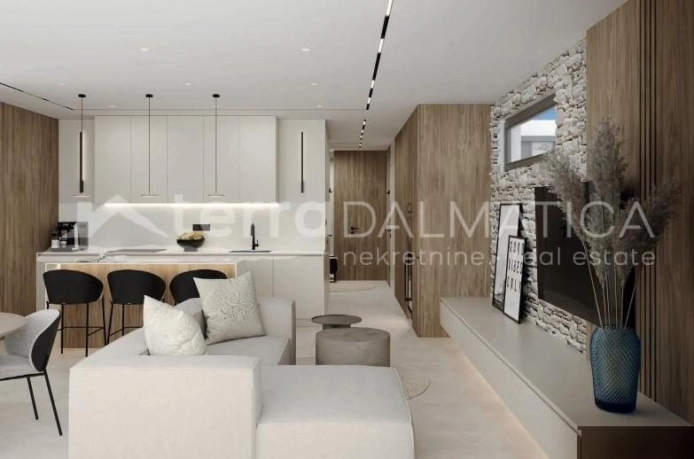 Rogoznica – Geräumige Wohnung mit privatem Pool und großen Terrassen