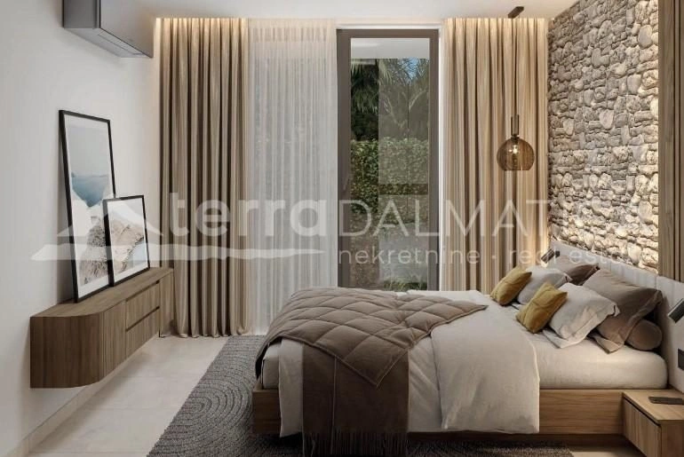 Rogoznica – Geräumige Wohnung mit privatem Pool und großen Terrassen