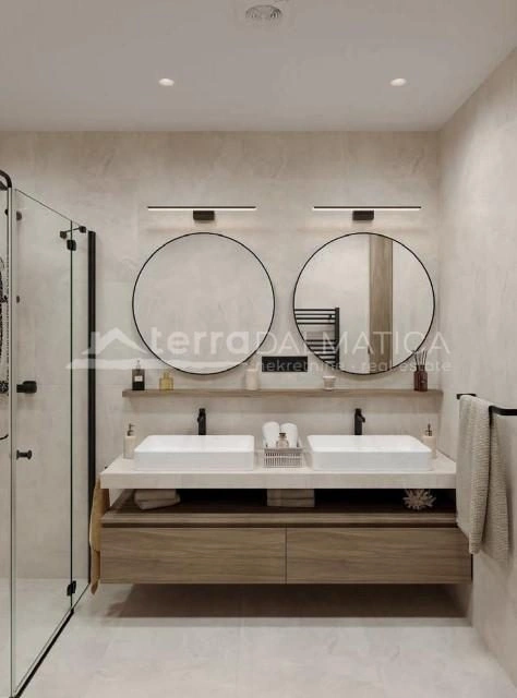 Rogoznica, Luxusapartment mit geräumiger Terrasse und modernem Design