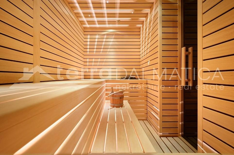 Marina, Luxusvilla mit Pool, Sauna und Meerblick