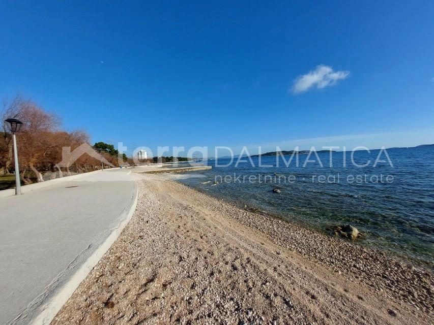 Familienhaus in Vodice in Meeresnähe mit Dachterrasse