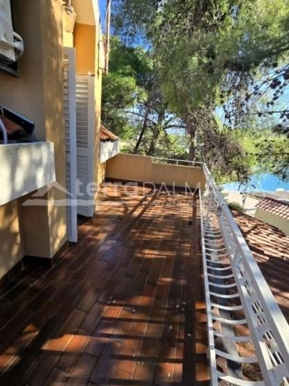 Grebaštica - Einzigartiges Familienhaus in der ersten Reihe zum Meer