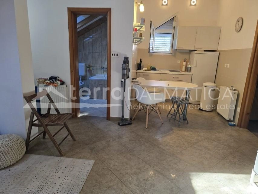 Grebaštica - Einzigartiges Familienhaus in der ersten Reihe zum Meer