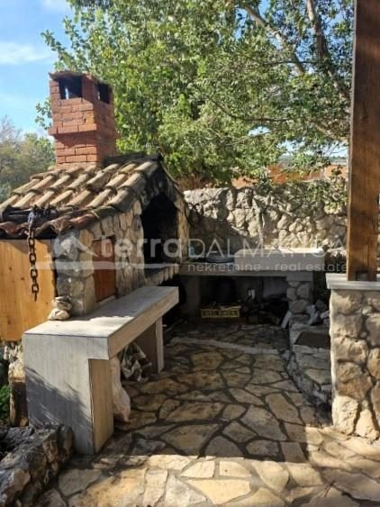 Grebaštica - Einzigartiges Familienhaus in der ersten Reihe zum Meer