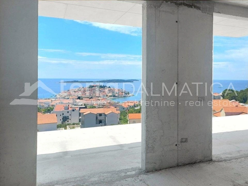 Primošten, moderne Wohnung in einem Neubau mit Swimmingpool und Meerblick