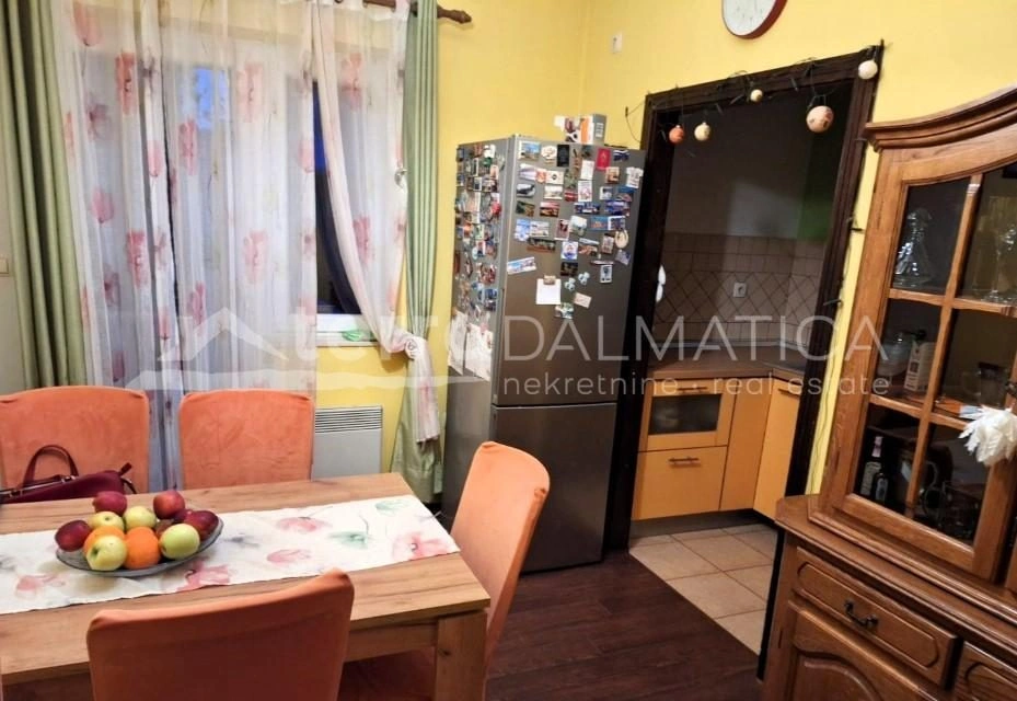 Wohnung im Zentrum von Šibenik mit privatem Parkplatz – eine ideale Gelegenheit!