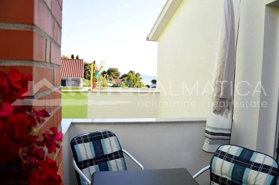 Jadrija – Haus mit zwei Wohneinheiten und Meerblick