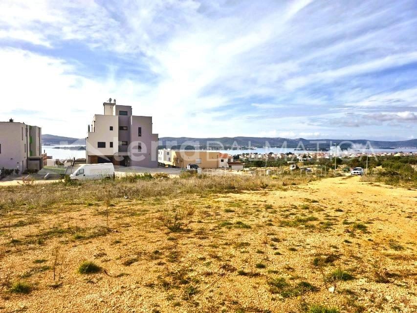 Građevinsko zemljište u Svetom Filipu i Jakovu – 870 m², pogled na more