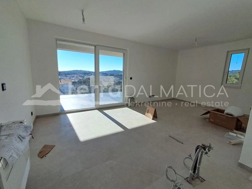 Neubau in Jezera mit Meerblick, Terrasse und Parkplatz