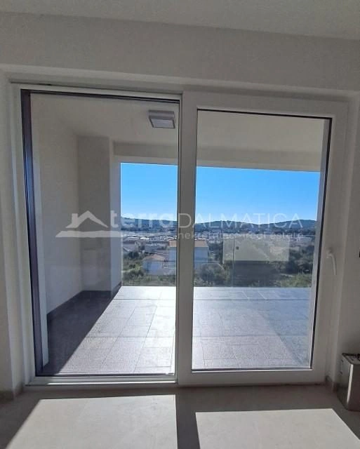 Neubau in Jezera mit Meerblick, Terrasse und Parkplatz