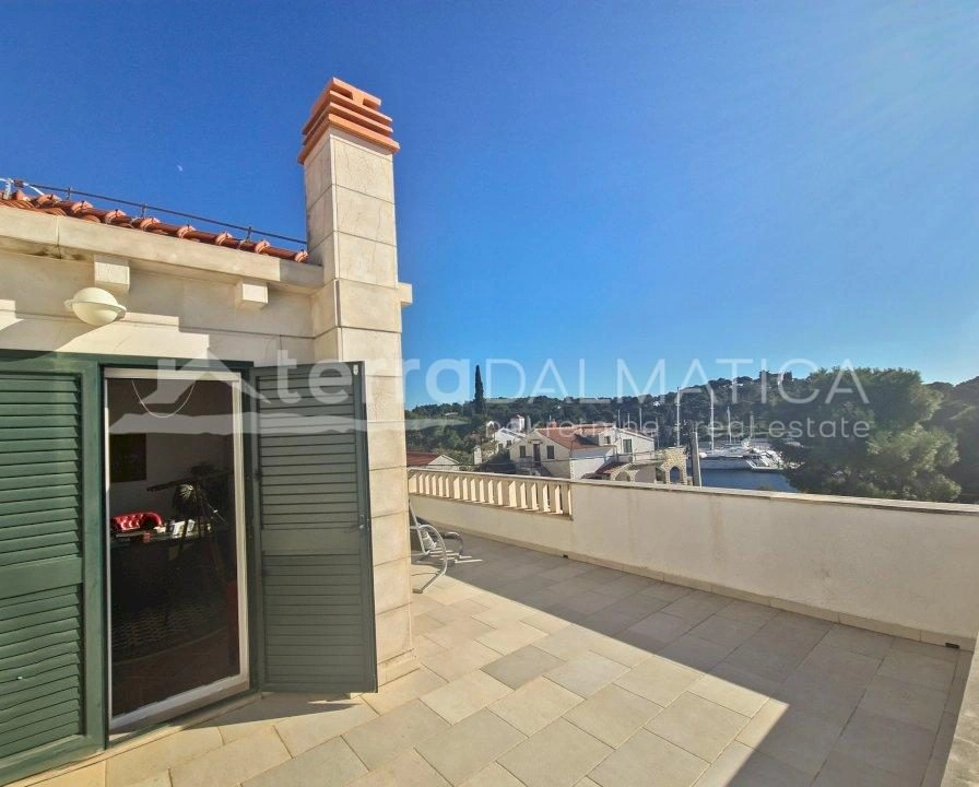 Paradies auf Šolta: Faszinierender Garten und Terrassen mit Panoramablick auf das Meer