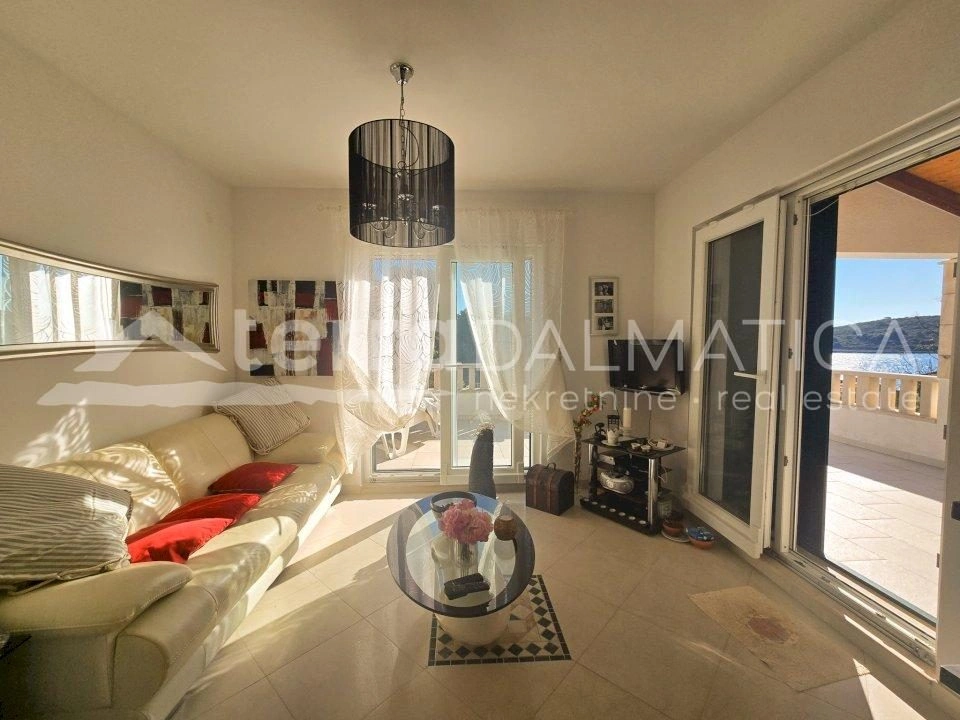 Paradies auf Šolta: Faszinierender Garten und Terrassen mit Panoramablick auf das Meer