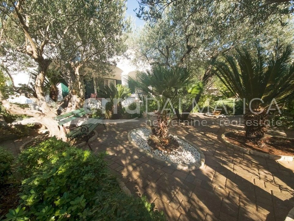 Paradies auf Šolta: Faszinierender Garten und Terrassen mit Panoramablick auf das Meer