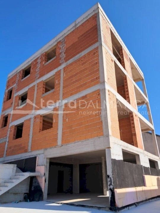 Šibenik, Neubau mit Meerblick und Garage