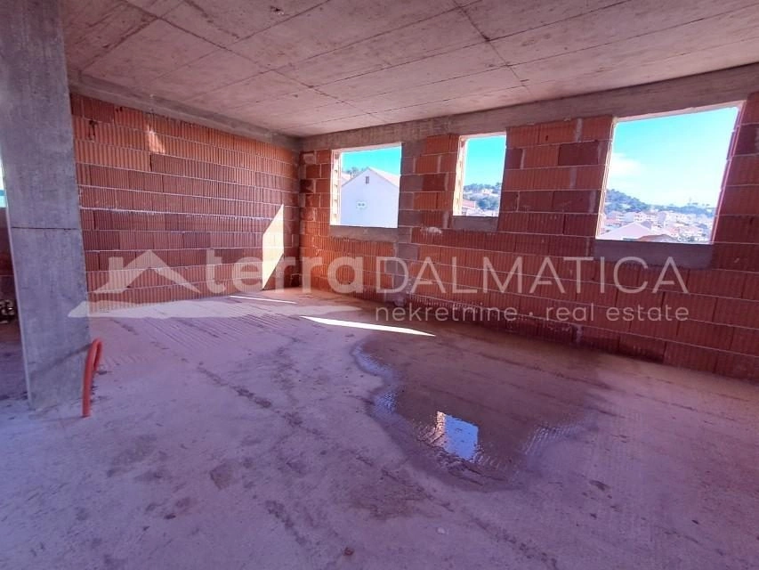 Šibenik, Neubau mit Meerblick und Garage