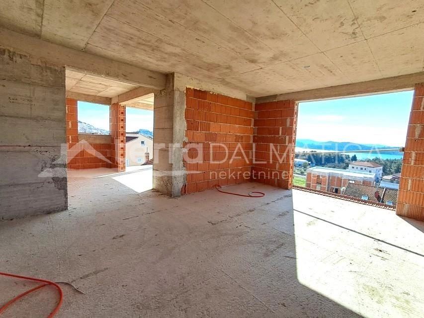 Šibenik, Neubau mit Meerblick und Garage