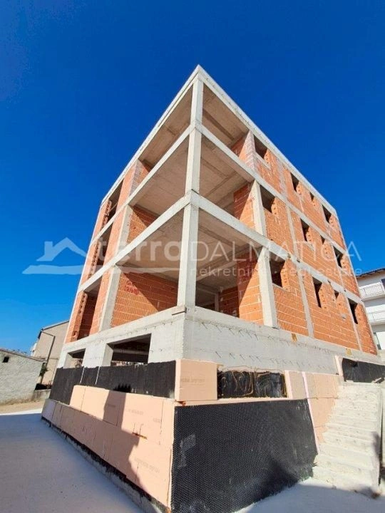 Šibenik, Neubau mit Meerblick und Garage