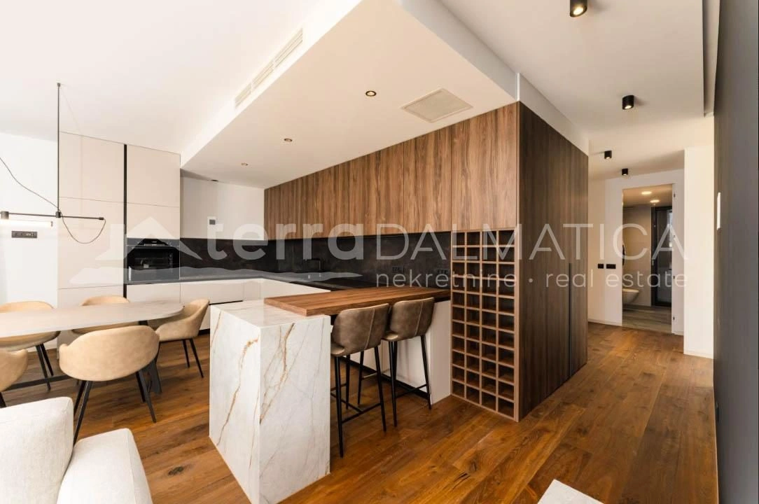 Sukošan, Luxusapartment mit Swimmingpool auf der Dachterrasse