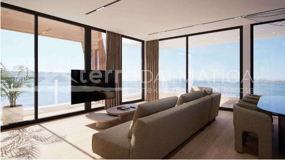 Penthouse v Sukošanu - luksuz na strehi, razgled in dva privatna bazena