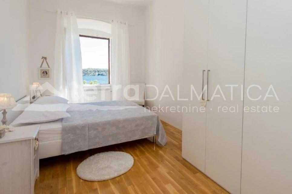 Elegante Wohnung im Herzogspalast, in der ersten Reihe am Meer