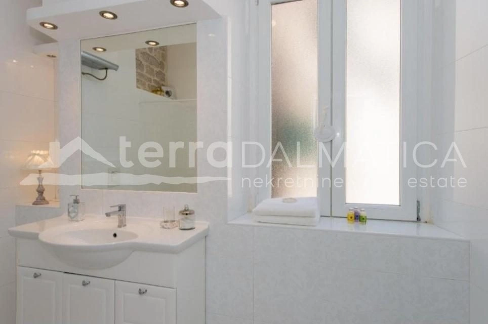 Elegante Wohnung im Herzogspalast, in der ersten Reihe am Meer