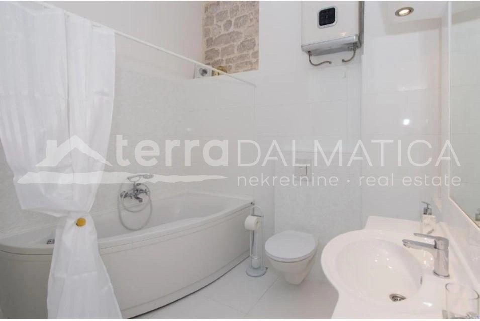 Elegante Wohnung im Herzogspalast, in der ersten Reihe am Meer