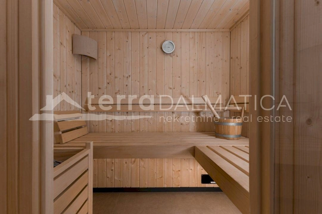 Luxusvilla in Podstrana mit Dachterrasse, Swimmingpool und unglaublichem Blick auf Split