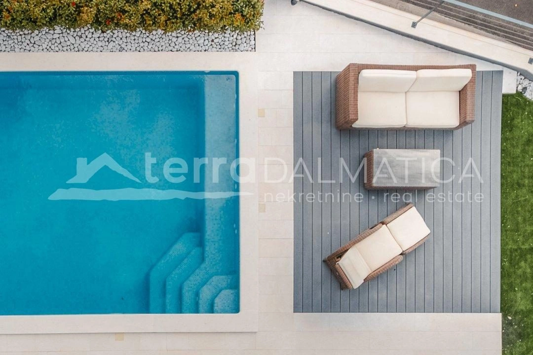 Luxusvilla in Podstrana mit Dachterrasse, Swimmingpool und unglaublichem Blick auf Split