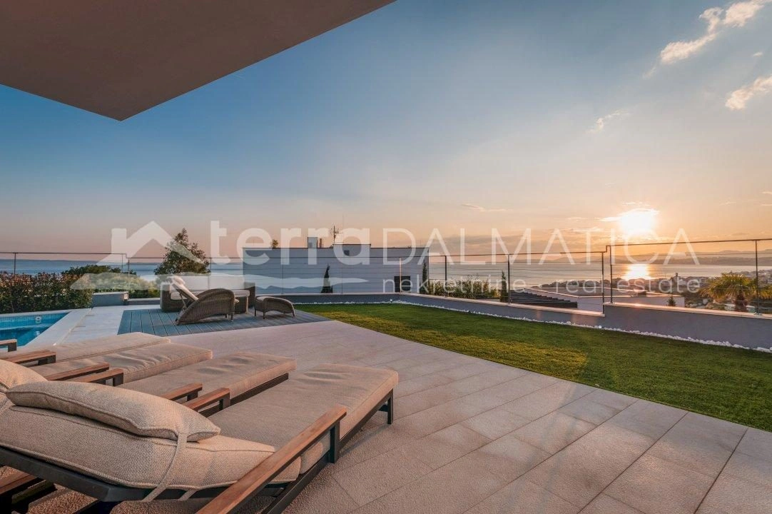 Luxusvilla in Podstrana mit Dachterrasse, Swimmingpool und unglaublichem Blick auf Split