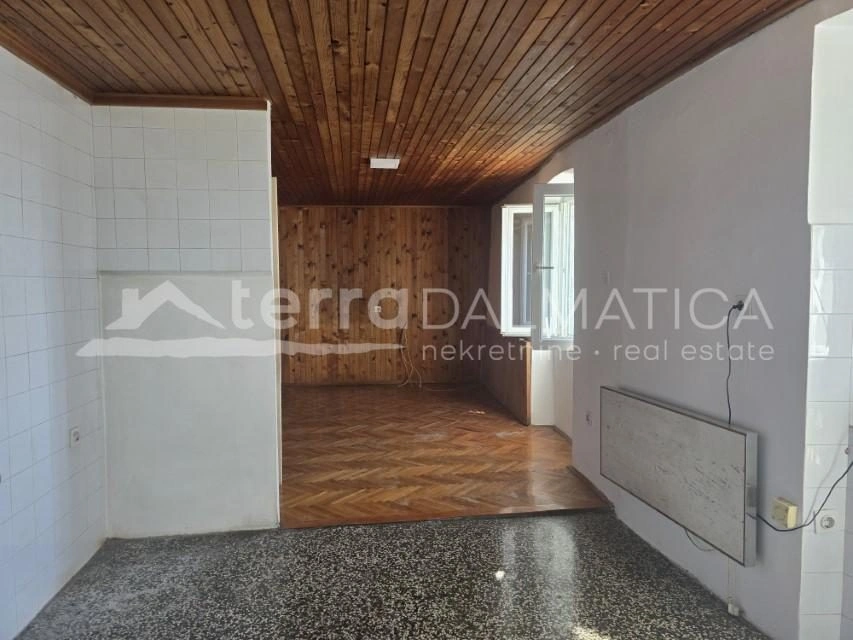 Historisches Steinhaus mit atemberaubendem Meerblick und privatem Garten im Herzen von Šibenik