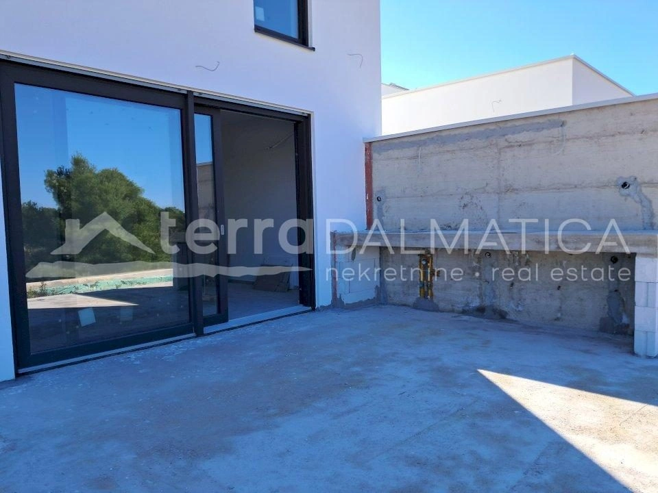 Maisonette-Wohnung mit Terrasse, Sommerküche und Meerblick