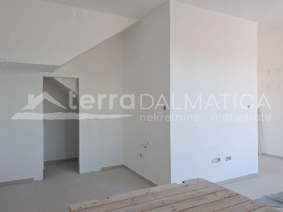 Maisonette-Wohnung mit Terrasse, Sommerküche und Meerblick