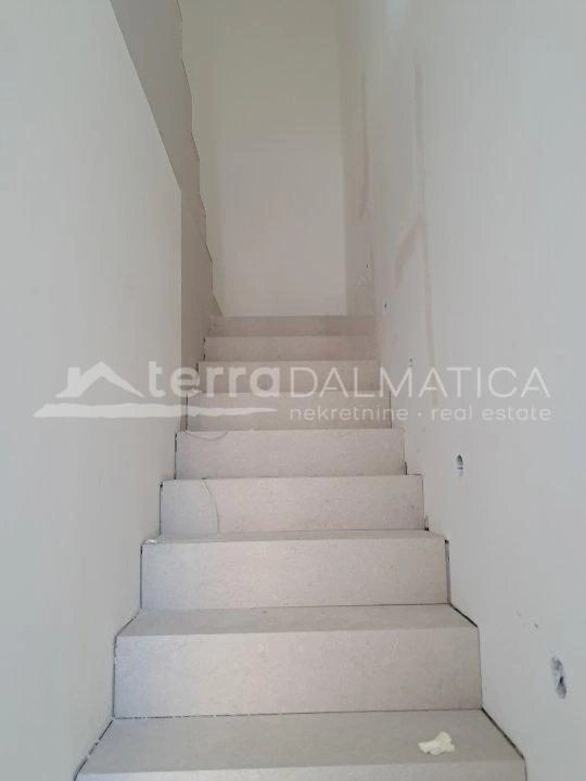 Maisonette-Wohnung mit Terrasse, Sommerküche und Meerblick