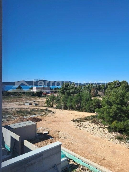 Maisonette-Wohnung mit Terrasse, Sommerküche und Meerblick