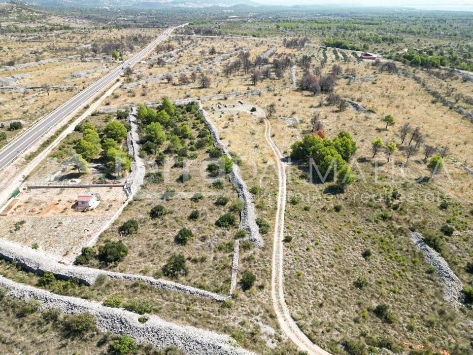 Attraktives Grundstück im Gewerbegebiet in Vodice