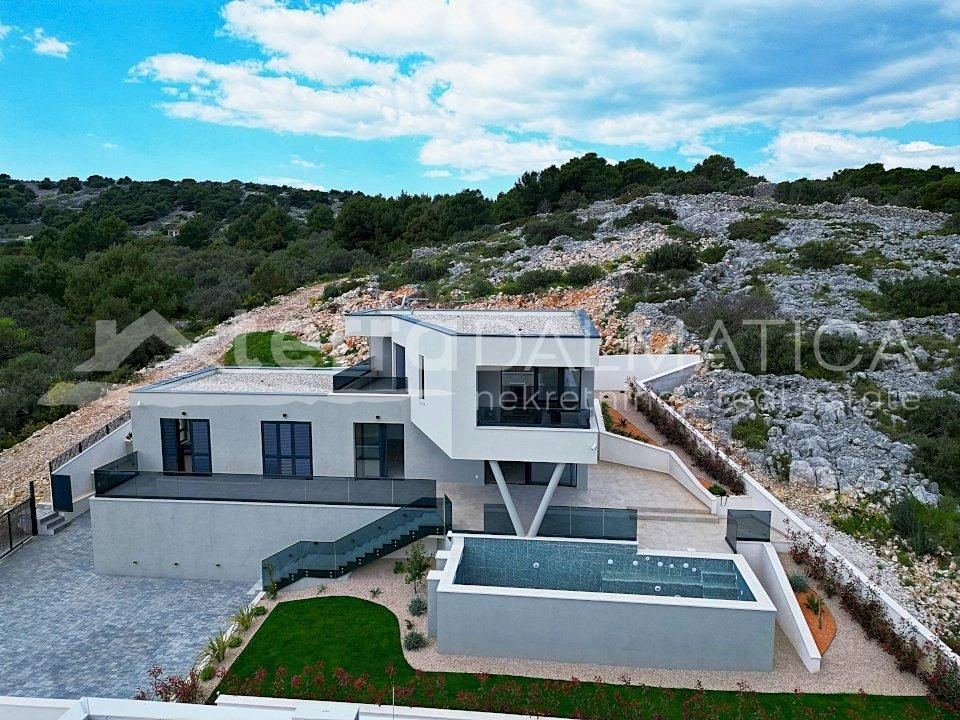 Exklusive Villa mit Pool und Meerblick in Betina, Insel Murter – Luxus, Privatsphäre und mediterraner Zauber