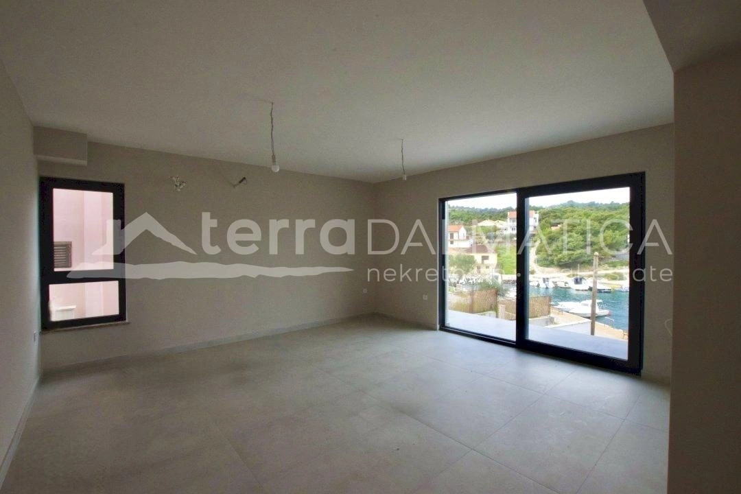 Luxusvilla erste Reihe zum Meer mit Pool und Panoramablick im Herzen Dalmatiens