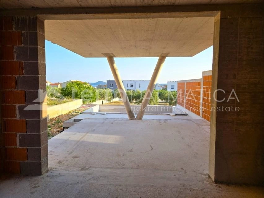 Luxuriöse Maisonette-Wohnung mit Pool in Vodice – Ihr Zuhause am Mittelmeer