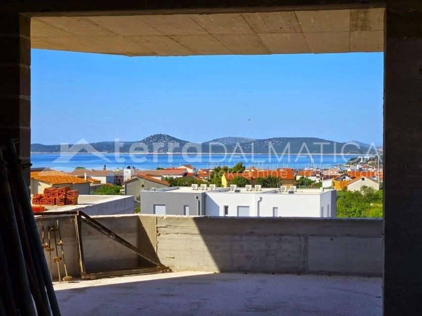 Luxus-Penthouse mit Aussicht und zwei Terrassen – Vodice, 110 m²