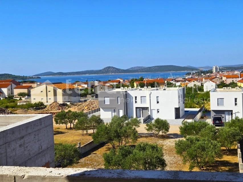 Luxus-Penthouse mit Aussicht und zwei Terrassen – Vodice, 110 m²