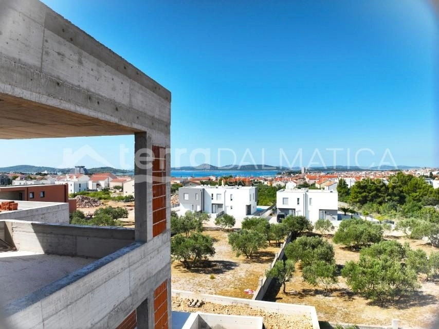 Luxus-Penthouse mit Aussicht und zwei Terrassen – Vodice, 110 m²
